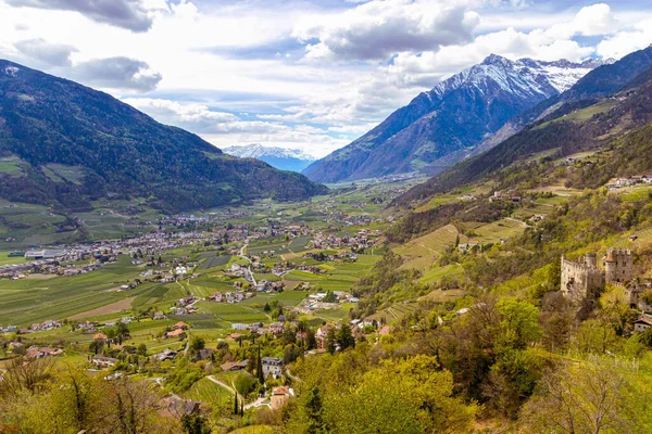 Vue Dorf Tirol Château Brunnenburg Villages Algund Plars Vallée Vinschgau — Photo