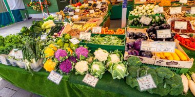 Viktualienmarkt Daily Food Market, Munich, Bavaria, Germany, Europe