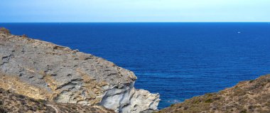 Rocky Coastline and Cliffs, Los Escullos, Cabo de Gata-Nijar Doğal Parkı, UNESCO Biyosfer Rezervi, Sıcak Çöl İklim Bölgesi, Almerya, Endülüs, İspanya, Avrupa