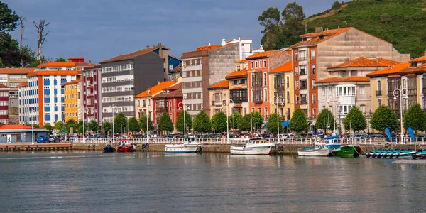 釣り港 都市ビュー Ribadesella Asturias スペイン ヨーロッパ — ストック写真