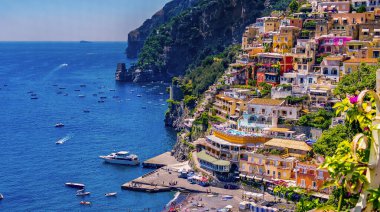 Şehir Manzarası, Positano, Amalfi Sahili, Tiren Denizi, Akdeniz, Campania, İtalya, Avrupa