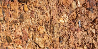 Doğal Taş Duvarlı Döşeme Tasarımı