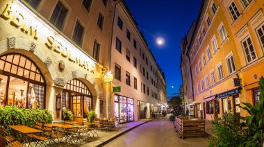 Typical Architecture, Street Scene, Munich, Bavaria, Germany, Europe