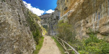Desfiladero del Rio Puron Yolu, Montes Obarenes-San Zadornil Doğal Parkı, Herran, Las Merindades, Burgos, Castilla y Leon, İspanya, Avrupa