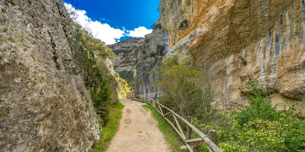 Desfiladero del Rio Puron Yolu, Montes Obarenes-San Zadornil Doğal Parkı, Herran, Las Merindades, Burgos, Castilla y Leon, İspanya, Avrupa
