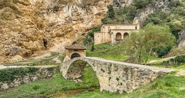 Santa Maria de la Hoz, 13. yüzyıl Romanesk-Gotik Tarzı, Montes Obarenes-San Zadornil Doğal Parkı, Las Merindades, Burgos, Castilla y Leon, İspanya, Avrupa
