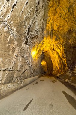 La Cuevona, Road Natural Karst Cave, National Heritage Site, Spanish Cultural Property, Cultural Interest, Cuevas del Agua, Ribadesella, Asturias, İspanya, Avrupa