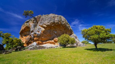 La Pena Gorda Inselberg, Episyenite Rock, La Pena Village, Salamanca, Castilla y Leon, İspanya, Avrupa