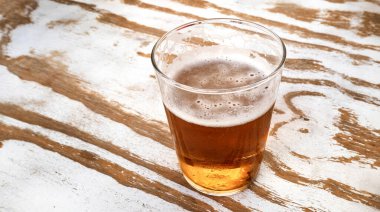 İspanya, Avrupa 'da Kamu Barı' nda Bira Kadehi