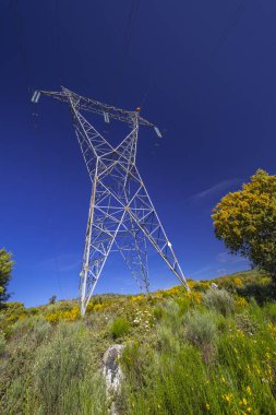 Yüksek Voltaj Elektrik Enerji Taşıma Kulesi 