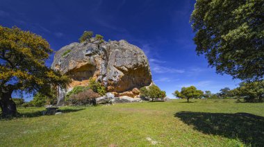 La Pena Gorda Inselberg, Episyenite Rock, La Pena Village, Salamanca, Castilla y Leon, İspanya, Avrupa