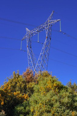 Yüksek Voltaj Elektrik Enerji Taşıma Kulesi 