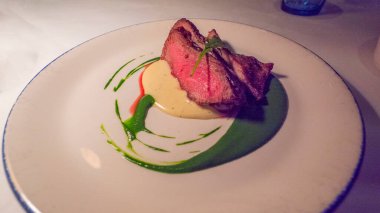 Yeşil soslu sığır filetosu, İspanyol lezzeti, İspanyol gastronomisi, İspanya, Avrupa