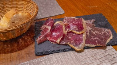 Cecina Et, Geleneksel Leon Tuzlu Et, Kastilya ve Leon, İspanyol Lezzeti, İspanyol Mutfağı, İspanyol Gastronomisi, İspanya, Avrupa