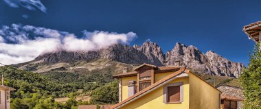 Posada de Valdeon, Geleneksel Mimarlık, Picos de Europa Ulusal Parkı, UNESCO Biyosfer Rezervi, Leon, Kastilya ve Leon, İspanya, Avrupa