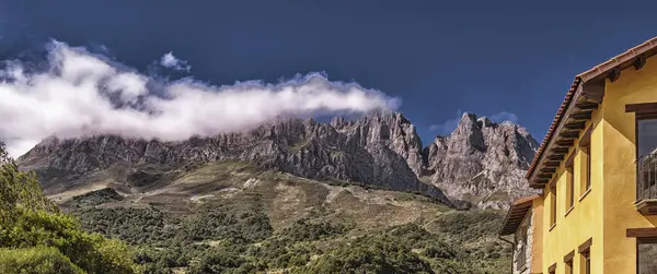Posada de Valdeon, Geleneksel Mimari, Picos de Europa Ulusal Pak, UNESCO Biyosfer Rezervi, Leon, Kastilya ve Leon, İspanya, Avrupa