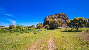 La Pena Gorda Inselberg, Episyenite Rock, La Pena Village, Salamanca, Castilla y Leon, İspanya, Avrupa