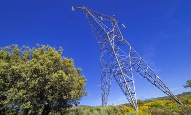 Yüksek Voltaj Elektrik Enerji Taşıma Kulesi 