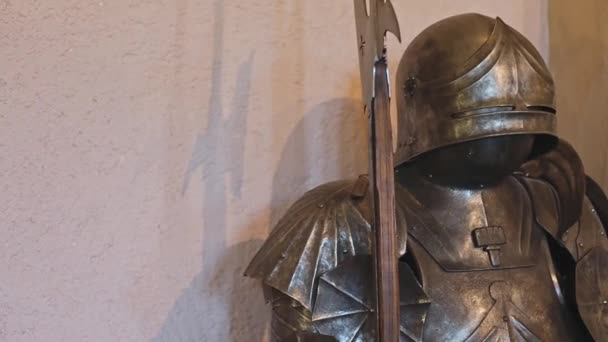 Rytířská Zbroj Měděného Ročníku Kopím Středověké Éry Viandenském Zámku Luxembourgu — Stock video