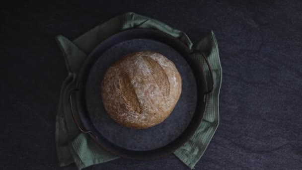 One Rye Bread Vintage Metal Platter Olive Kitchen Napkin Lies — Video Stock