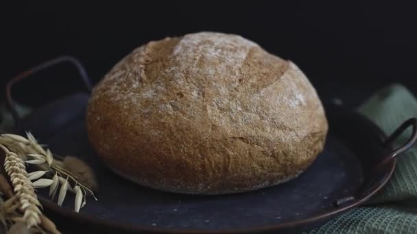 One Rye Bread Vintage Metal Platter Ears Olive Kitchen Napkin — Video Stock