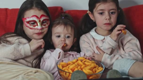 Three Beautiful Little Caucasian Brunette Girls Watch Cartoon Tablet Going — 图库视频影像