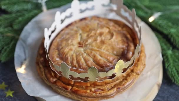 One Whole Freshly Baked Royal Galette Golden Crown Top Lie — Stock Video
