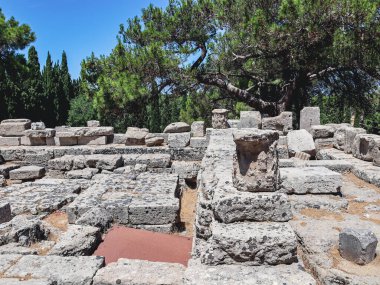 Yunanistan 'ın Rodos adasındaki antik Kamiros harabelerinin güzel bir manzarası var. Tarihi binalar kavramı.