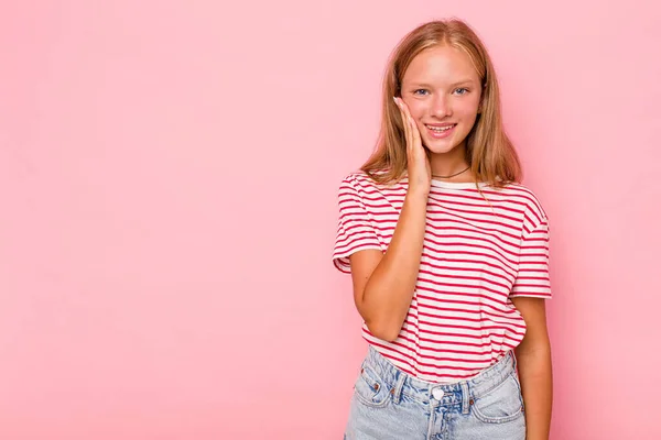 Caucasian Teen Girl Isolated Pink Background Shouts Loud Keeps Eyes — Stock Photo, Image