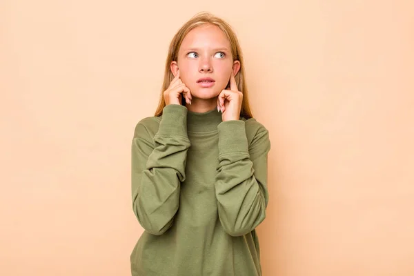 Caucasian Teen Girl Isolated Beige Background Covering Ears Fingers Stressed — Stock Photo, Image