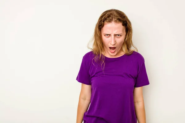 Νεαρή Καυκάσια Γυναίκα Απομονωμένη Λευκό Φόντο Φωνάζοντας Πολύ Θυμωμένες Οργισμένες — Φωτογραφία Αρχείου