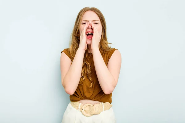 Young Caucasian Woman Isolated Blue Background Shouting Excited Front — Stock Photo, Image