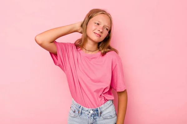 Καυκάσια Έφηβη Κοπέλα Απομονωμένη Ροζ Φόντο Κουρασμένη Και Νυσταγμένη Κρατώντας — Φωτογραφία Αρχείου