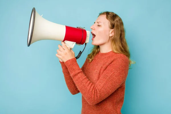 Young Caucasian Woman Holding Megaphone Isolated Blue Background — Stock Photo, Image