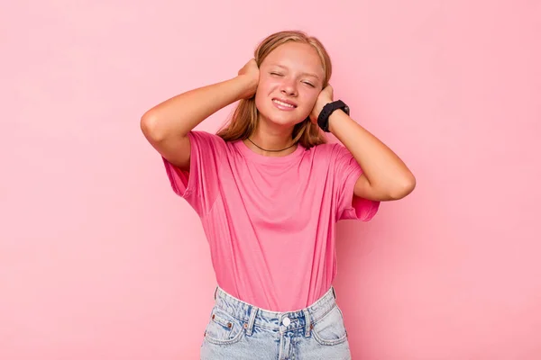 Caucasian Teen Girl Isolated Pink Background Covering Ears Hands — Stock Photo, Image