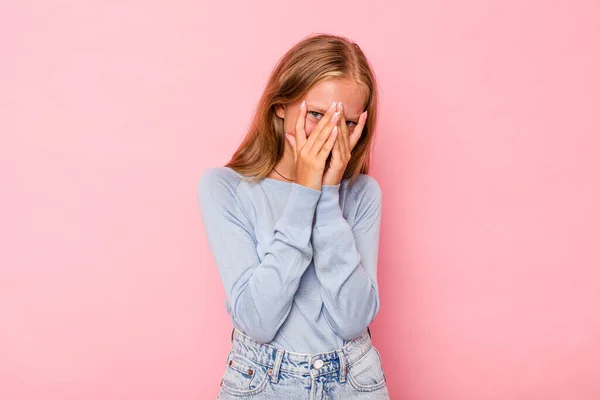 Caucasian Teen Girl Isolated Pink Background Blink Camera Fingers Embarrassed — Stock Photo, Image