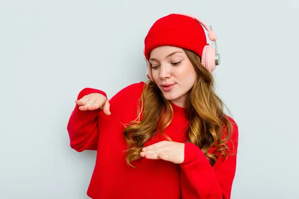 Young Caucasian Woman Wearing Headphones Isolated Blue Background — Stock Photo, Image