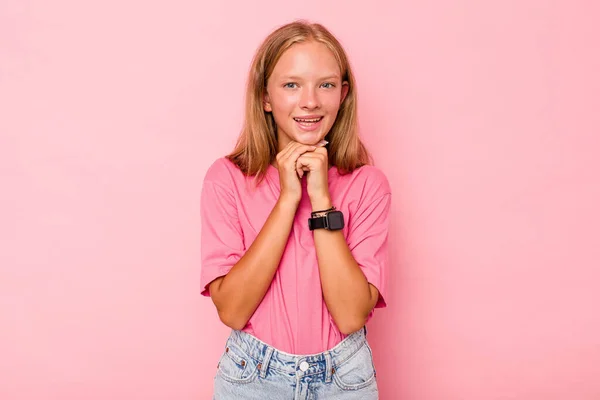 Καυκάσιος Έφηβος Κορίτσι Απομονώνονται Ροζ Φόντο Προσεύχεται Για Τύχη Κατάπληκτος — Φωτογραφία Αρχείου