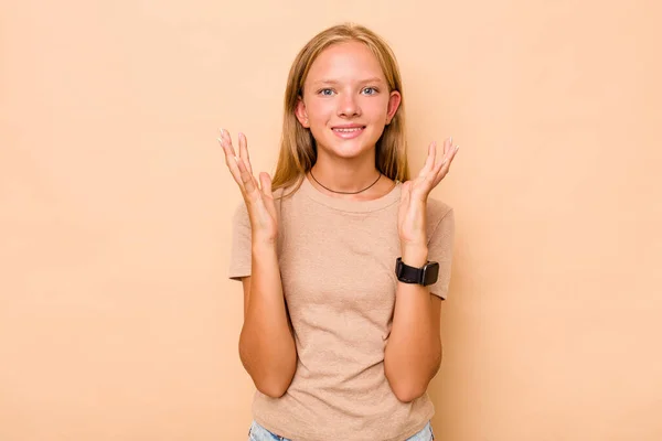 Kavkazská Dospívající Dívka Izolovaná Béžovém Pozadí Radostně Smála Koncept Štěstí — Stock fotografie