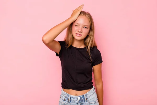 Caucasian Teen Girl Isolated Pink Background Forgetting Something Slapping Forehead — Stock Photo, Image