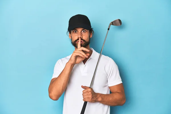 Golf Sopası Şapkası Olan Uzun Saçlı Bir Golfçü Sır Saklıyor — Stok fotoğraf