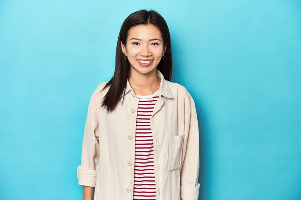 Asiatisk Kvinna Skiktad Skjorta Och Randig Shirt Glad Leende Och — Stockfoto