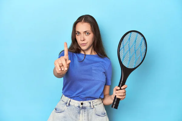 Woman Electric Bug Zapper Blue Background Showing Number One Finger — Stock Photo, Image