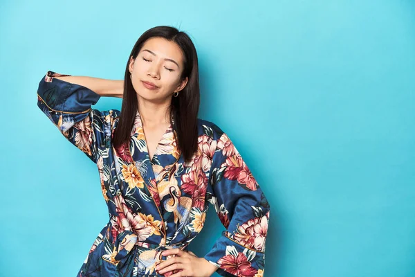 Elegant Young Asian Woman Kimono Studio Shot Touching Back Head — Stock Photo, Image