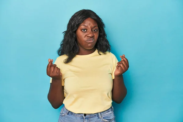 Mladý Africký Americký Curvy Žena Ukazující Ona Nemá Žádné Peníze — Stock fotografie