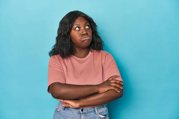 Young African American Curvy Woman Tired Repetitive Task — Stock Photo, Image