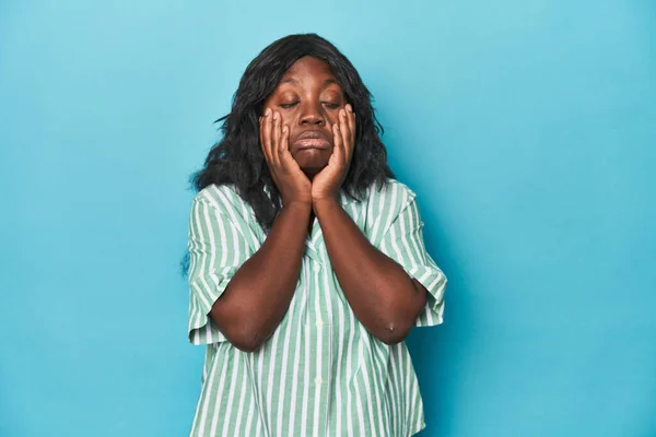 Mladý Africký Americký Curvy Žena Fňukání Pláč Zoufale — Stock fotografie