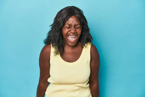 Jonge Afro Amerikaanse Curvy Vrouw Schreeuwen Erg Boos Woede Concept — Stockfoto