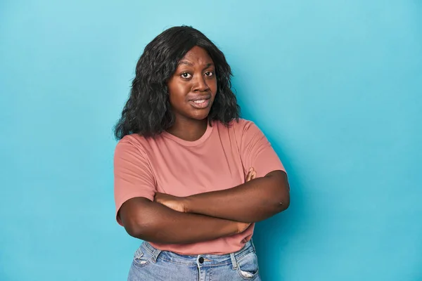 Young African American Curvy Woman Suspicious Uncertain Examining You — Stock Photo, Image