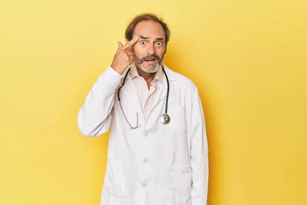 Doctor Stethoscope Yellow Studio Showing Disappointment Gesture Forefinger — Stock Photo, Image
